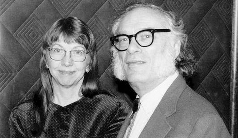 A gauche, Janet Opal Jeppson (Janet Asimov), à droite, Isaac Asimov.